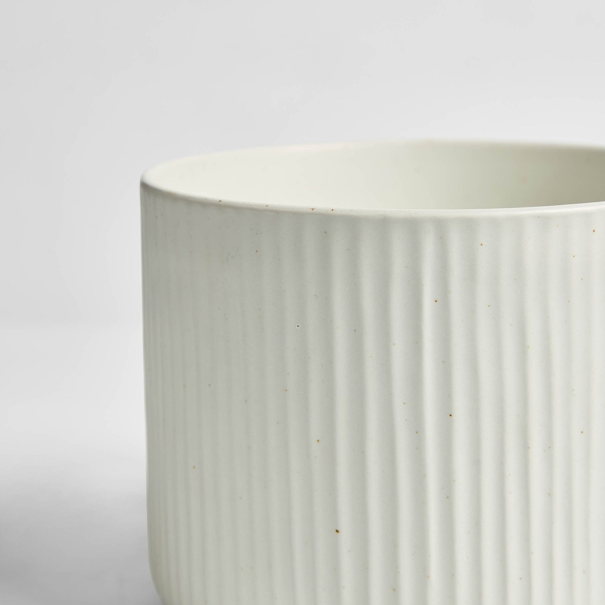 Flora Ribbed Clay Plant Pot - White