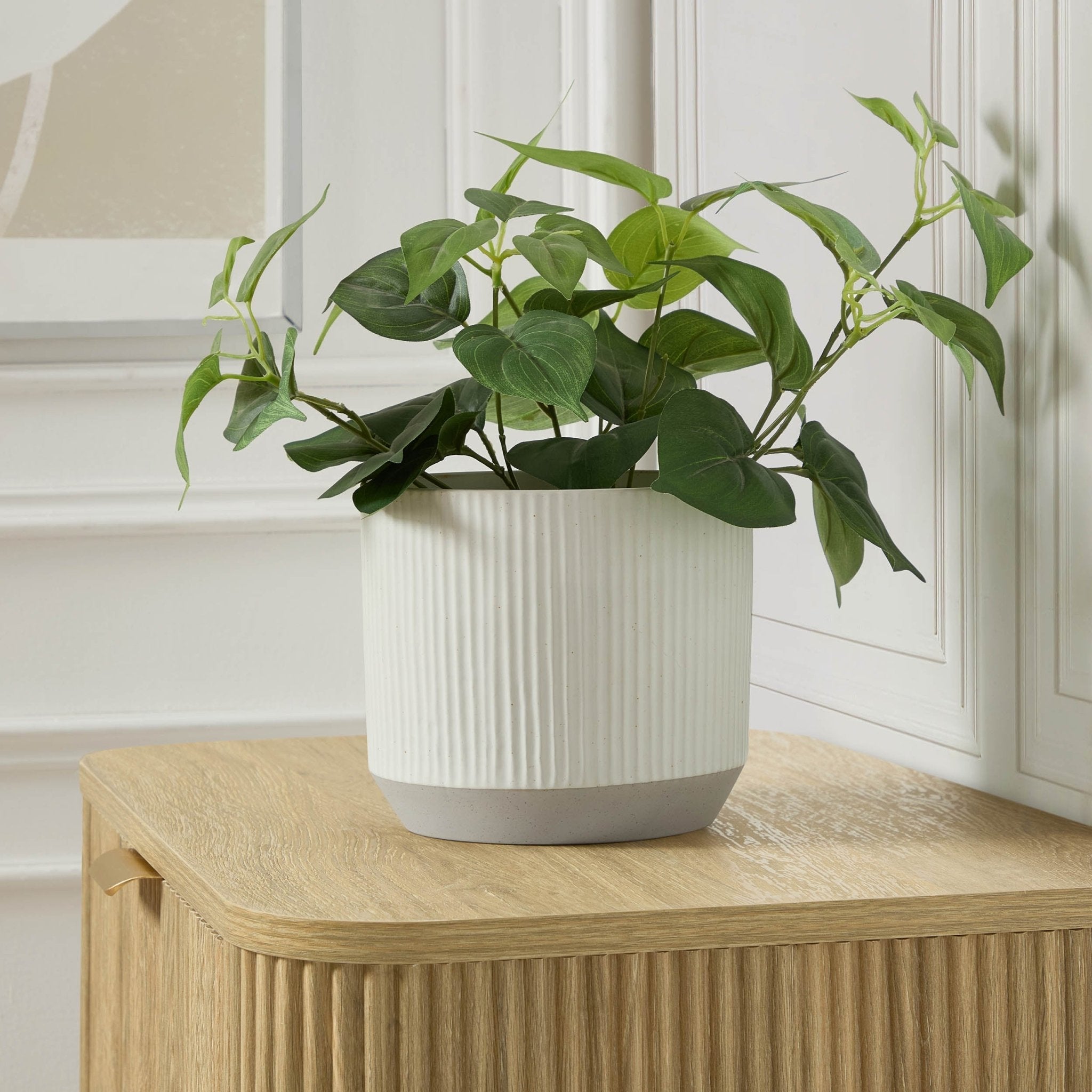 Flora Ribbed Clay Plant Pot - White