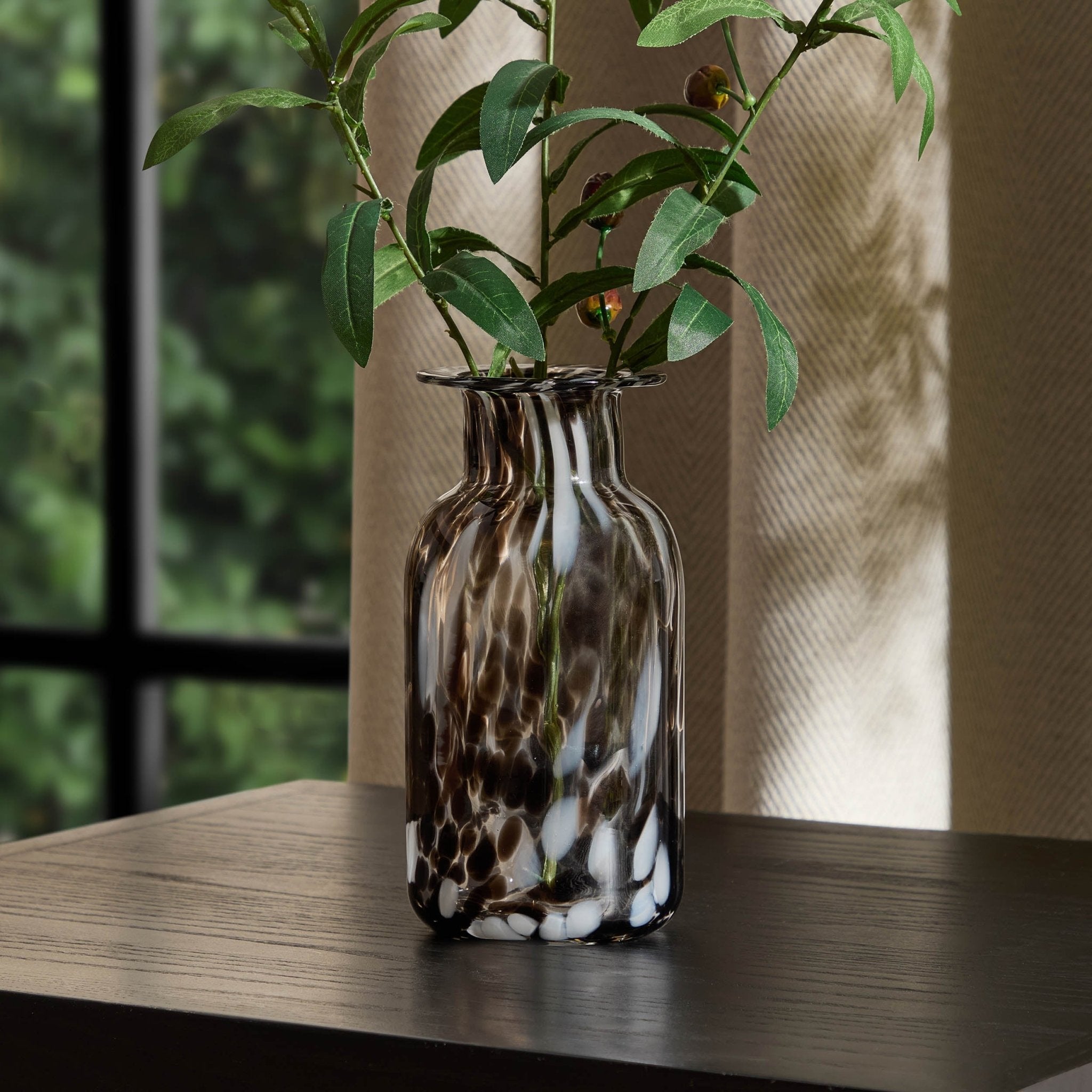 Jasmine Confetti Vase - Black/White