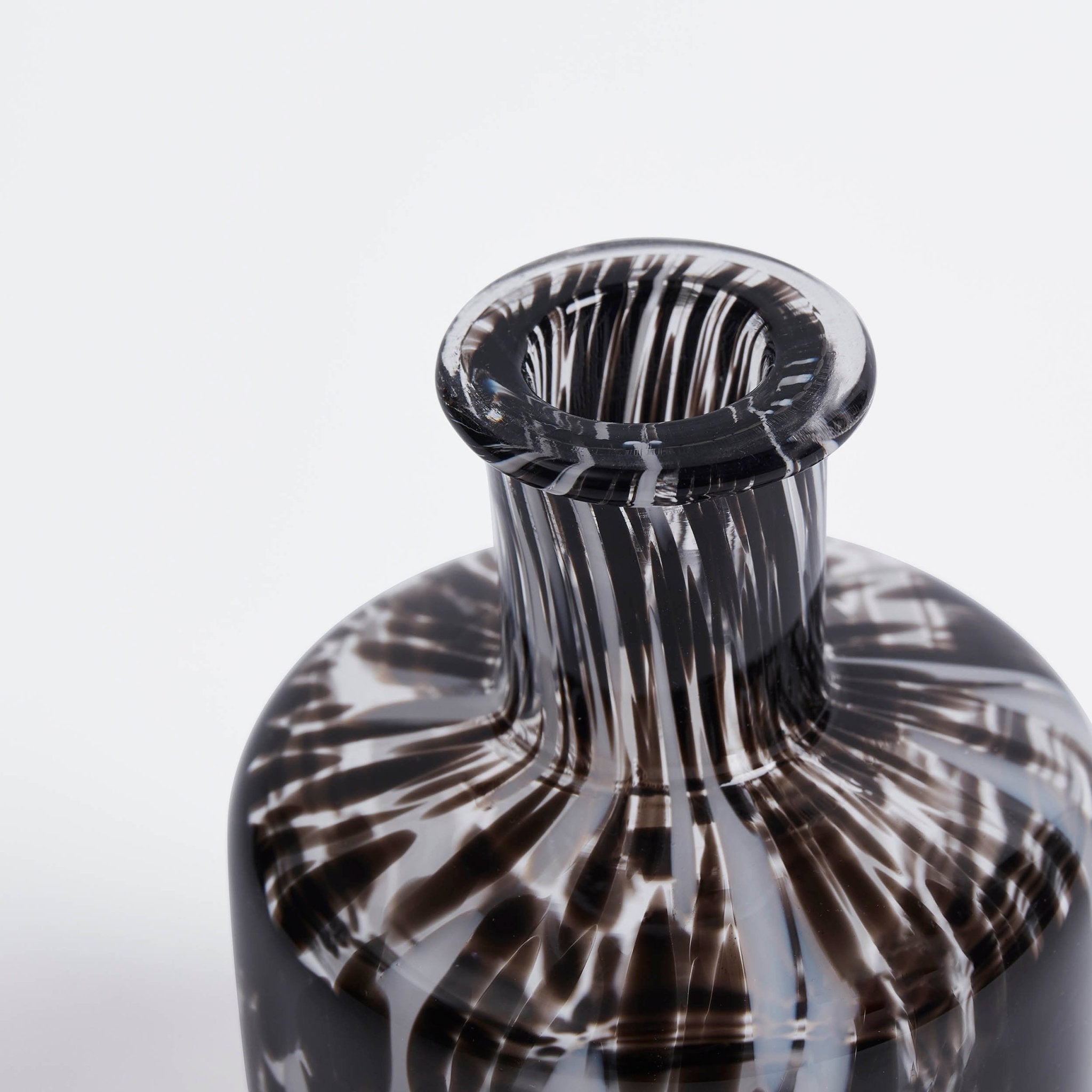 Jasmine Confetti Vase - Black/White